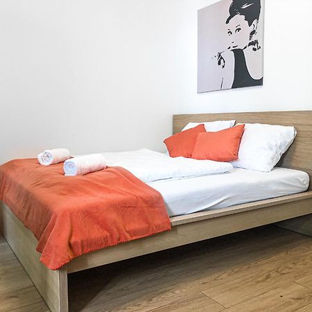 Lovely 2Br Shared Apartment, Enkplatz U3, 15Min To Center Wien Eksteriør bilde