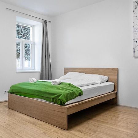 Lovely 2Br Shared Apartment, Enkplatz U3, 15Min To Center Wien Eksteriør bilde
