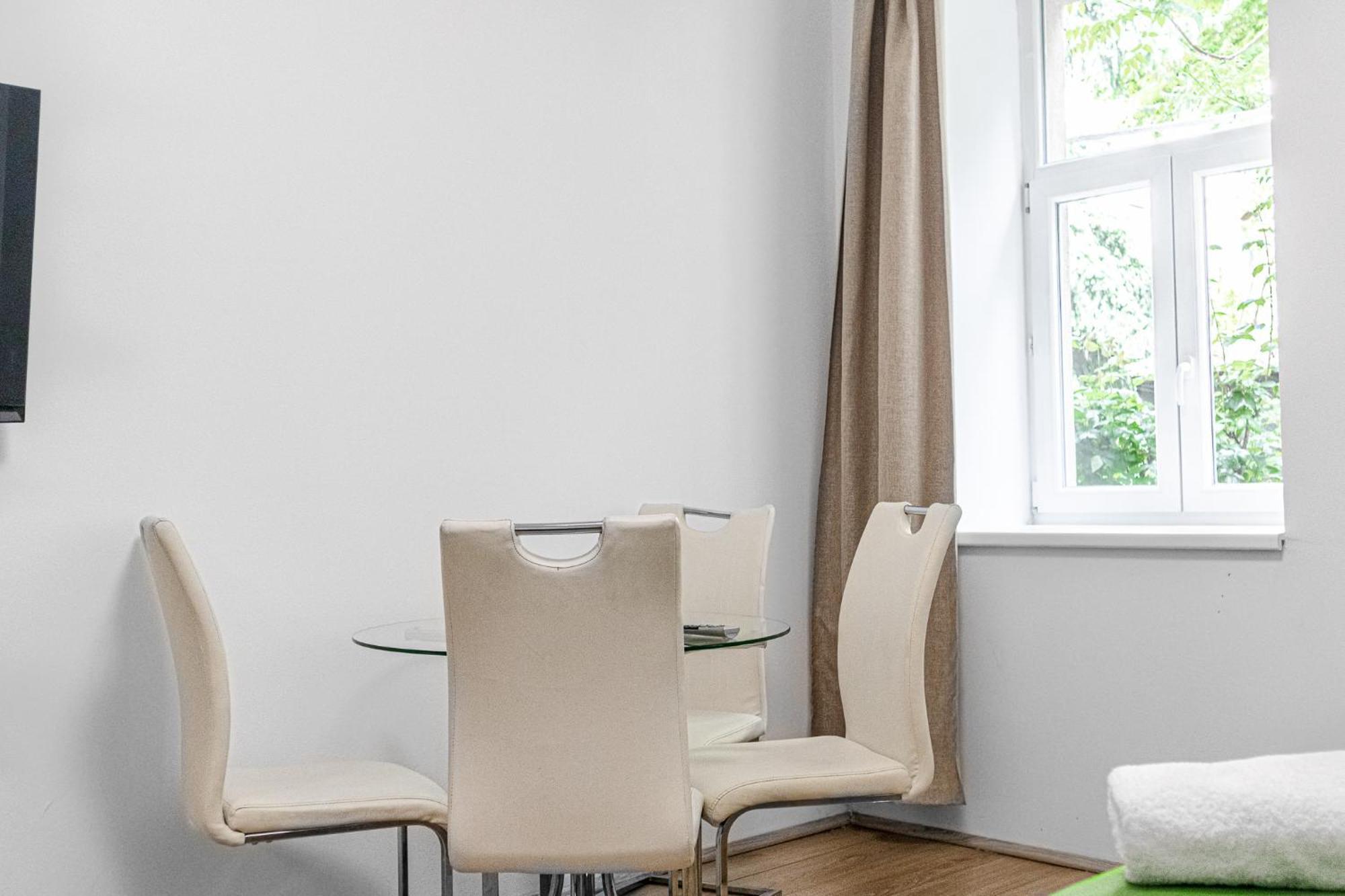 Lovely 2Br Shared Apartment, Enkplatz U3, 15Min To Center Wien Eksteriør bilde