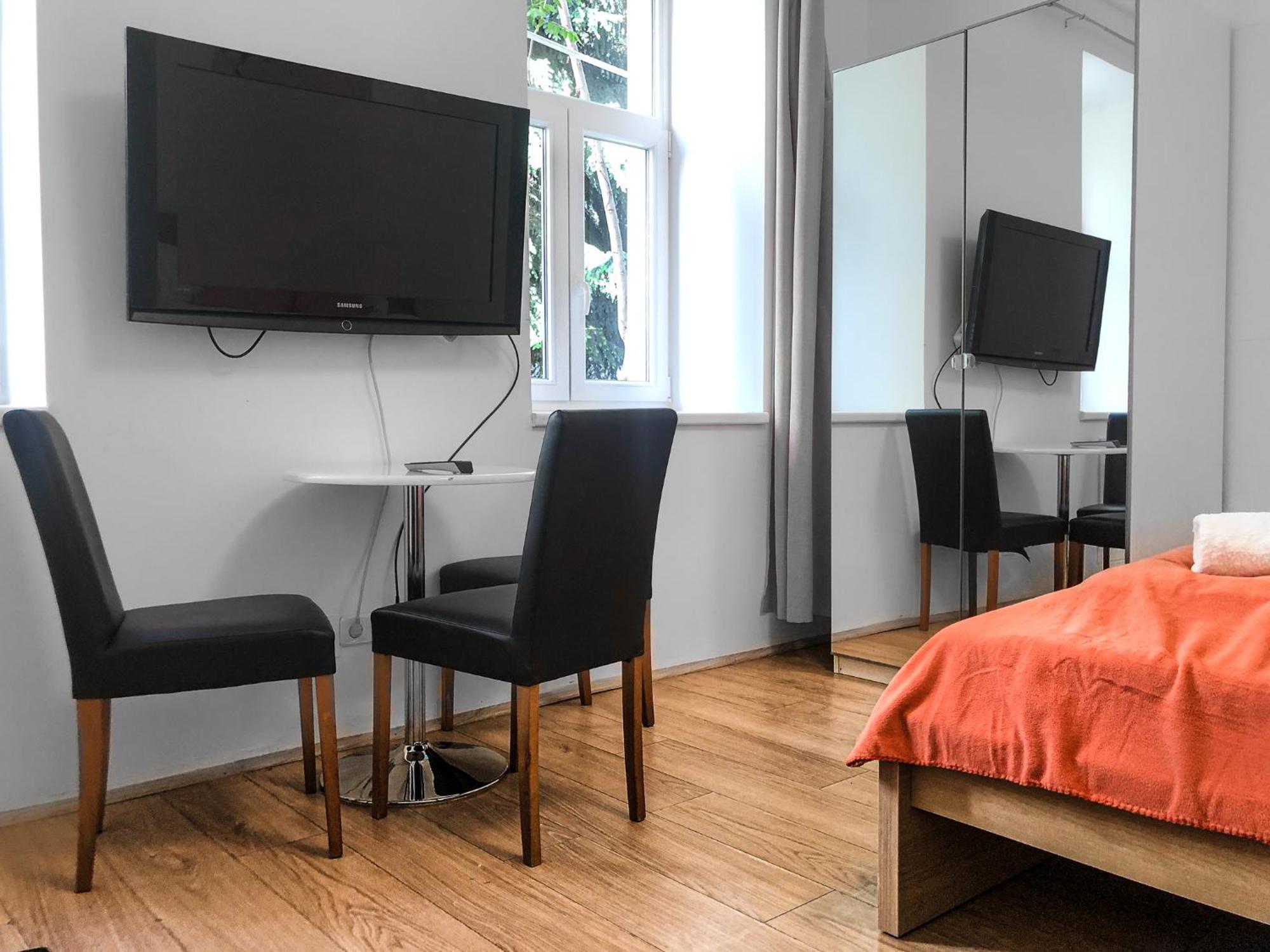 Lovely 2Br Shared Apartment, Enkplatz U3, 15Min To Center Wien Eksteriør bilde
