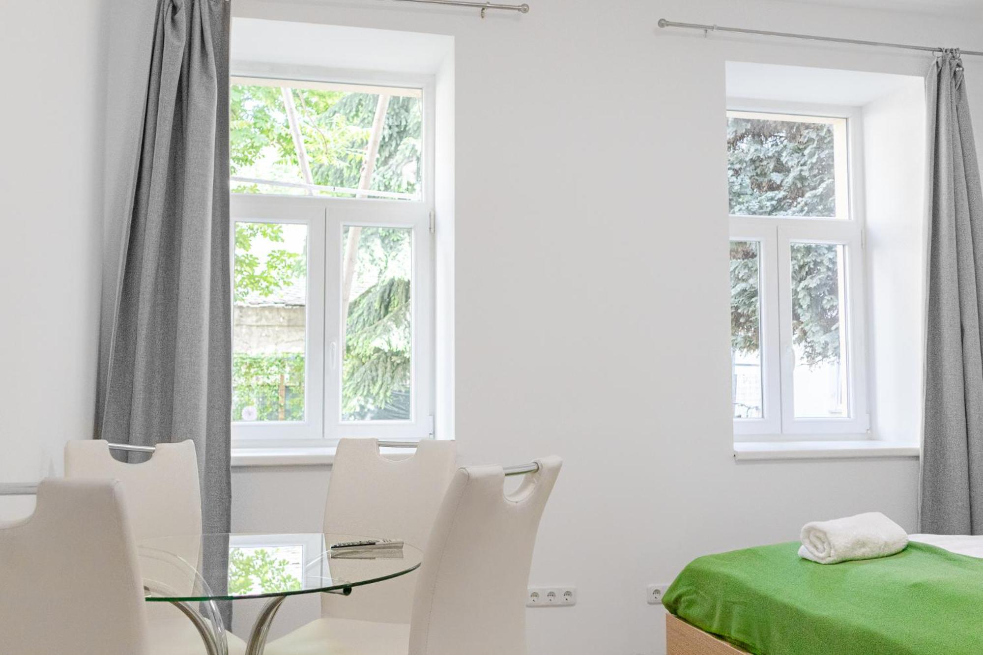Lovely 2Br Shared Apartment, Enkplatz U3, 15Min To Center Wien Eksteriør bilde